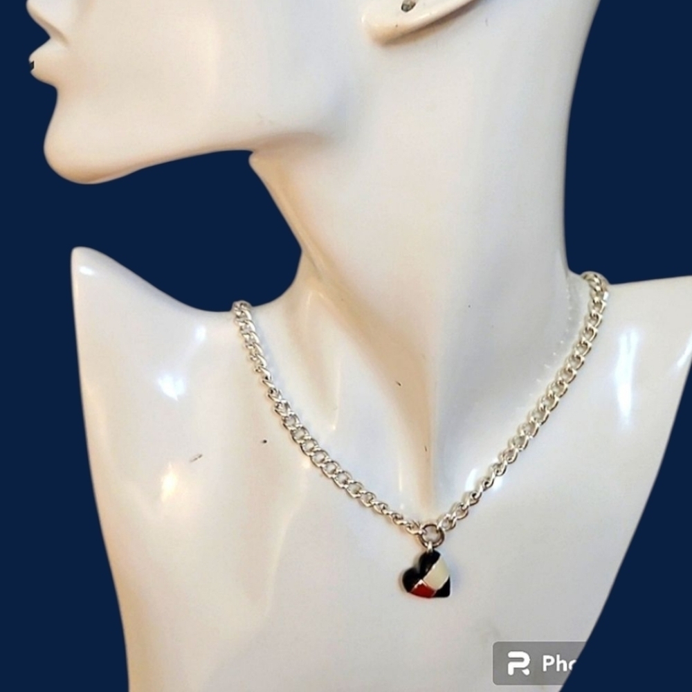 TOMMY HILFIGER 1990s Puff Logo Heart Charm Chain Necklace